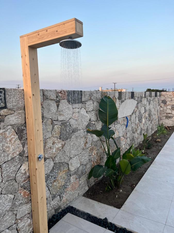 Cora May Central Villa With Private Pool 200M To The Beach 팔리라키 외부 사진