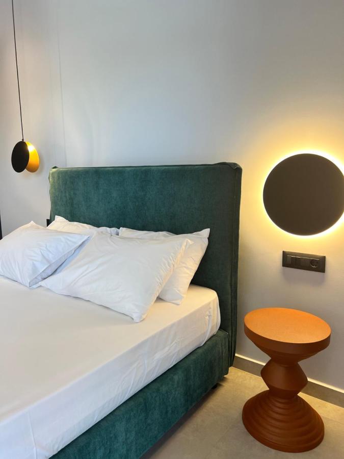 Cora May Central Villa With Private Pool 200M To The Beach 팔리라키 외부 사진
