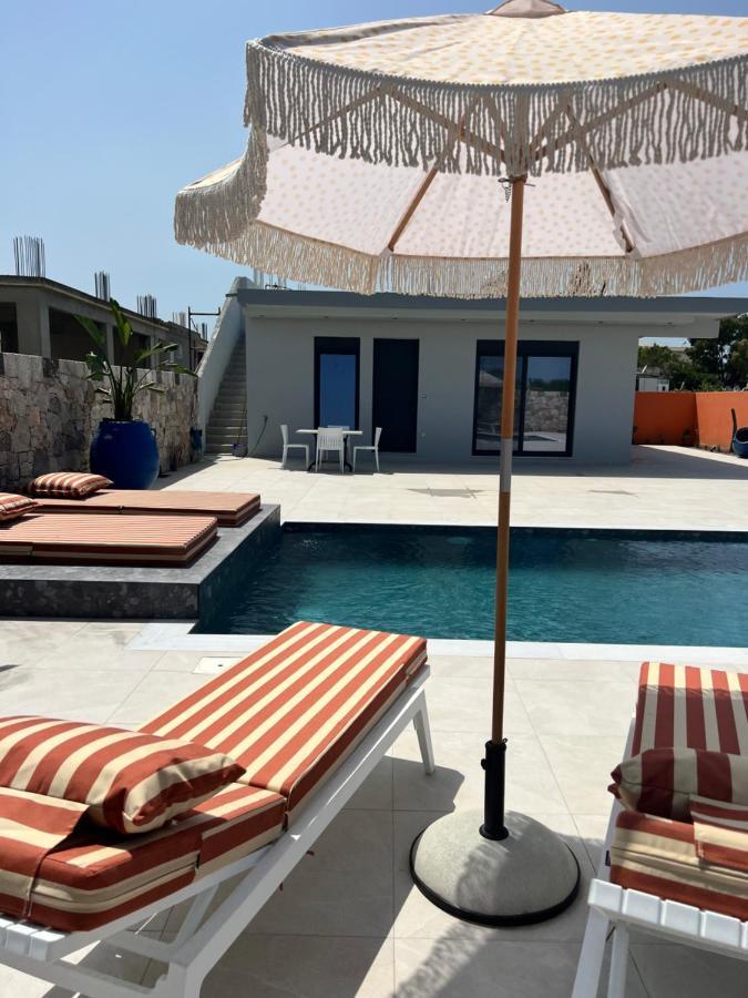 Cora May Central Villa With Private Pool 200M To The Beach 팔리라키 외부 사진