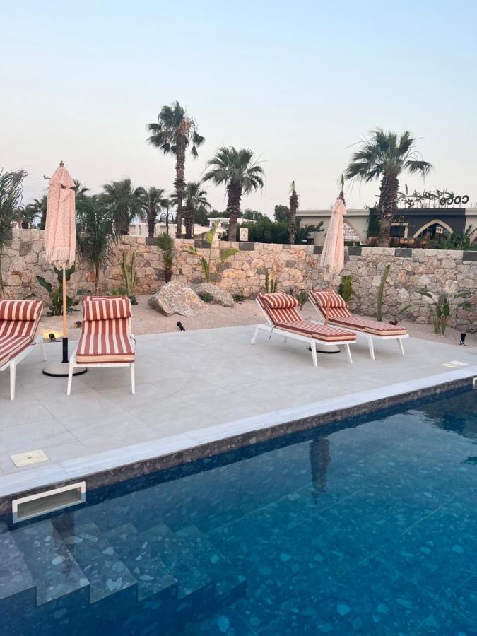 Cora May Central Villa With Private Pool 200M To The Beach 팔리라키 외부 사진