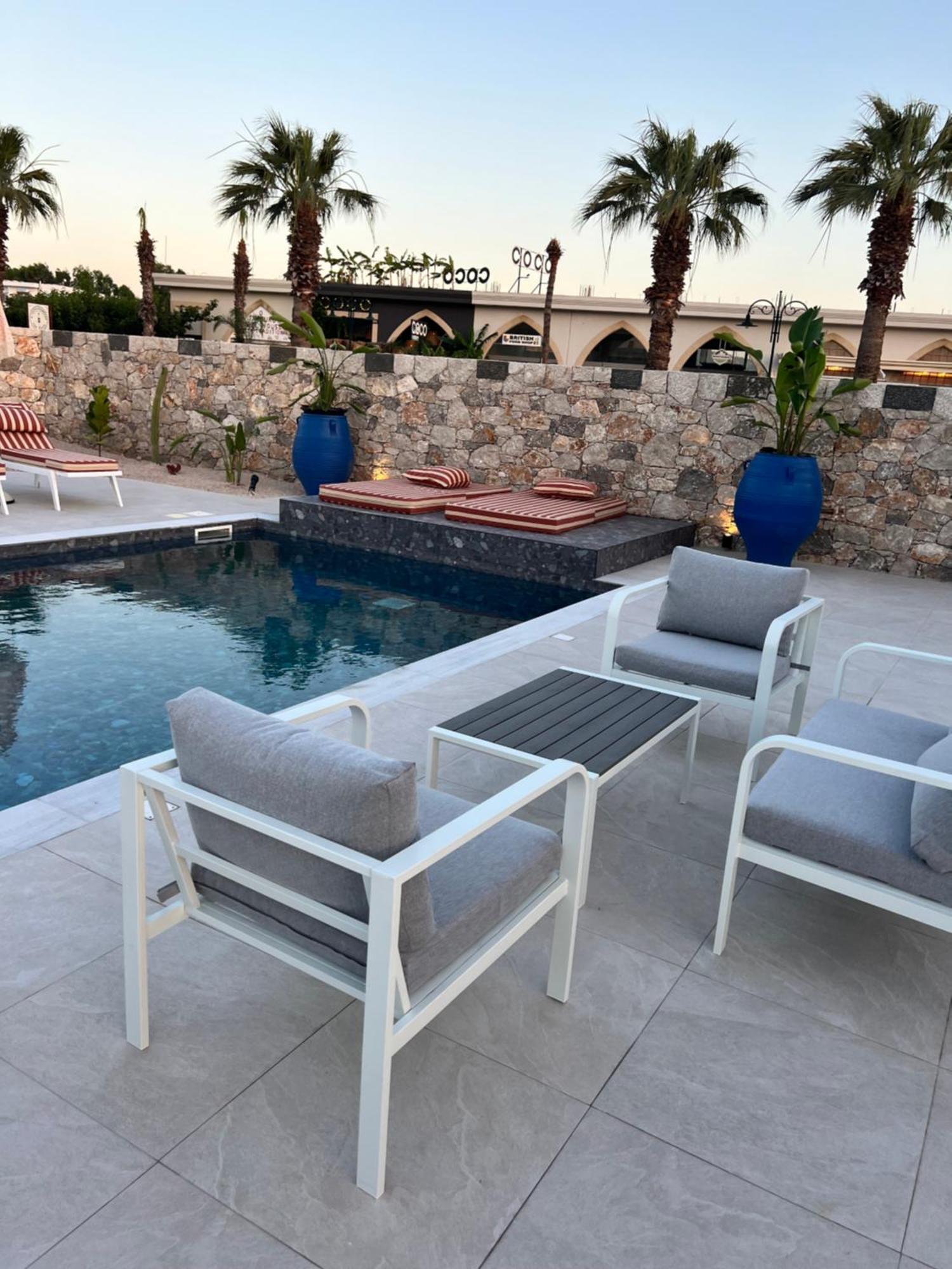 Cora May Central Villa With Private Pool 200M To The Beach 팔리라키 외부 사진