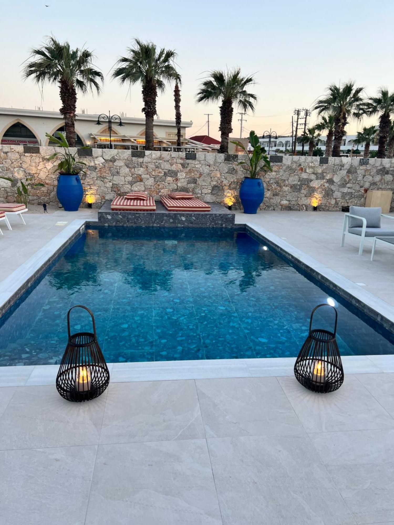 Cora May Central Villa With Private Pool 200M To The Beach 팔리라키 외부 사진