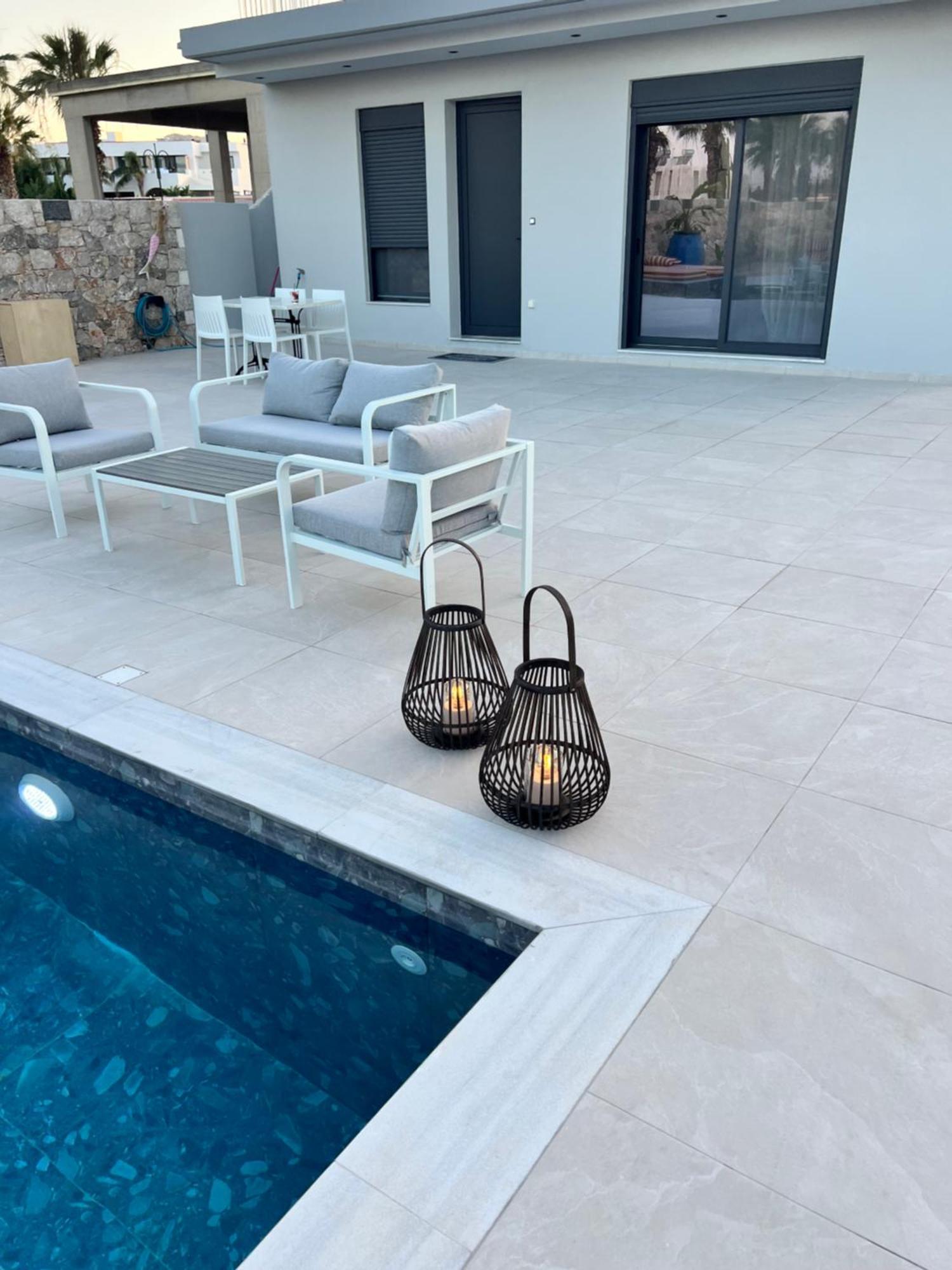 Cora May Central Villa With Private Pool 200M To The Beach 팔리라키 외부 사진